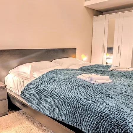 Capital 4*